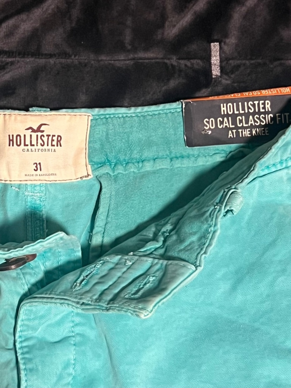 Hollister So Cal Classic Fit *at the knee* W31